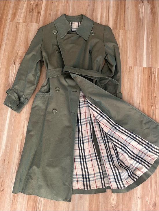 Burberry Jackets & Blazers - Burberrys Olive Green Trench with Signature Check Lining